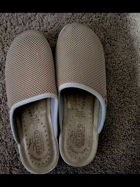 Fly Flot Women's Beige Mesh Slip-On Loafers